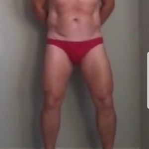 Xtudr - Juanrogo: Hetero, maduro, 61 años. Fuerte y buen cuerpo. No soy gay, ni busco sexo. Tengo una fantasía en la que me gusta recibir pu...