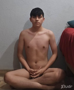 Xtudr - laacbk_: Soy un esclavo de 18 años que le gusta servir a los hombres.
Telegram: @jaacbk