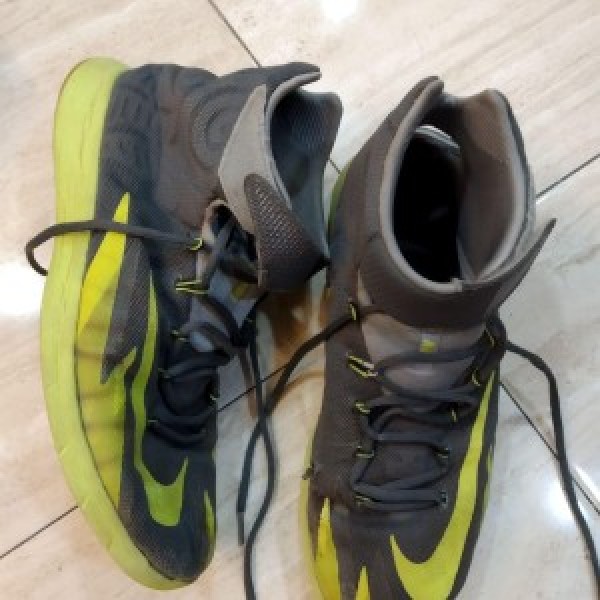 Xtudr - ZAPAS: Soy tio zapero con muchas zapas curradas. Cambio, vendo o curro zapas a gusto del que las pida.
Tengo running, basket, etc. 
...