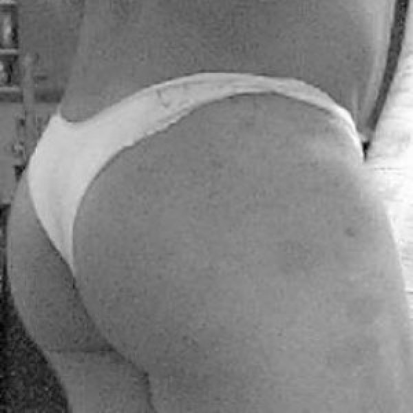 Xtudr - LulaSlave: Soy una zorra. Me identifico con las 2 primeras fotos de mi perfil.
Pasivo, sumiso, obediente, discreto, limpio.
Me gusta...