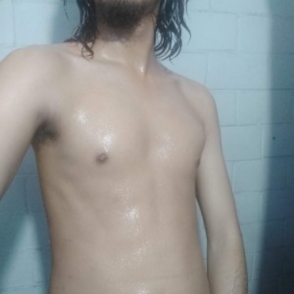 Xtudr - kitsune07: Soy joven de 25 años de mente abierta,  me gustaría conocer a un amo con quien poder tener sesionar. 
Lo siento pero no m...