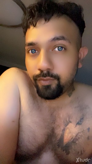 Xtudr - jasonjoey82: I am looking to get my nipples suck and 69 or better deal long as my nipples get suck 
