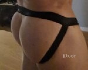 Xtudr - Scatgym: Yo versatil, cuerpo gym, culazo depilado, por Castefa sin sitio. Me molan cagadas mutuas en boca, morreos y mamadas con las...