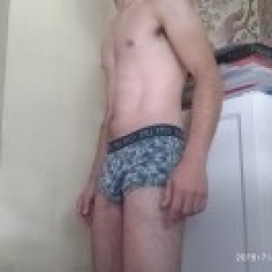 Xtudr - lorcu_bcn:                                     
Busco sesiones con Hombre dominante, con juguetes y actitud de AMO (lo mas important...