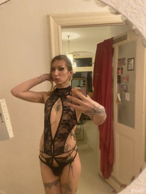 Xtudr - SeXyPuNk: Trans nb spanish I just moved here😻 love kinks, BDSM, punk love party girl 💎💎💎💎💎💎💎💎💎💎💎 always looking 4 slaves I need some...