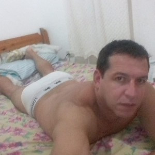 Xtudr - Alonso08: Soy  um poco timido  simple cariñoso   quiero  estar con alguien    donde me sienta a gusto  y soy obediente  jjj