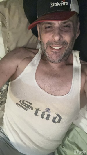 Xtudr - Billyboi777: Gay M 57 sub 6’2”190lb
average build buzzed head short beard greying
Seeking a Dom or Master especially BNWO BBC for lo...