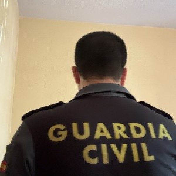 Xtudr - Unirubber: Me mola el rollo bdsm y los uniformes sobretodo de policia/ militar y cierta ropa deportiva. El latex es otro de los plac...