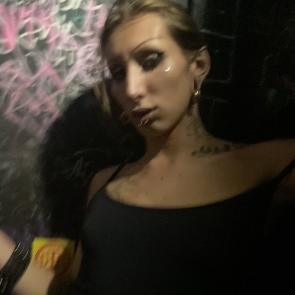 Xtudr - belladonna: Trans nb spanish I just moved here😻 love kinks, BDSM, punk love party girl 💎💎💎💎💎💎💎💎💎💎💎 always looking 4 slaves I need so...