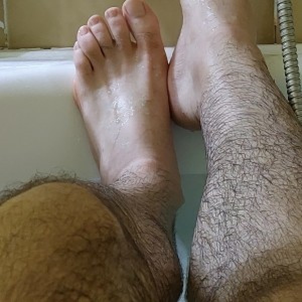 Xtudr - feet1195: Con ganas de comer y que me coman los pies.
Wanting to eat feet and have mine eaten.
EU 44