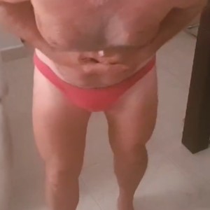 Xtudr - Juanrogo: Hetero, maduro, 61 años. Fuerte y buen cuerpo. No soy gay, ni busco sexo. Tengo una fantasía en la que me gusta recibir pu...