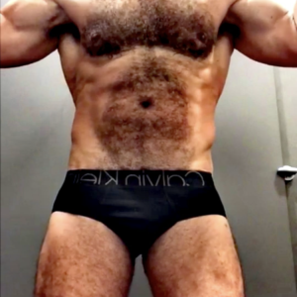 Xtudr - amomuscmadrid: Tio musculado, morboso, guapete, guarro y muy macho. Me gusta dar ordenes y tener a un tio obediente currando para mi...