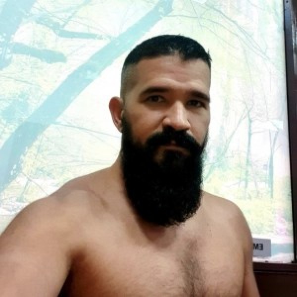 Xtudr - tur: Barba. Masculino. Me van los tíos peludos y con barba. 
Por favor, BUSCO HOMBRES, me van los tíos masculinos, mientras mas alej...