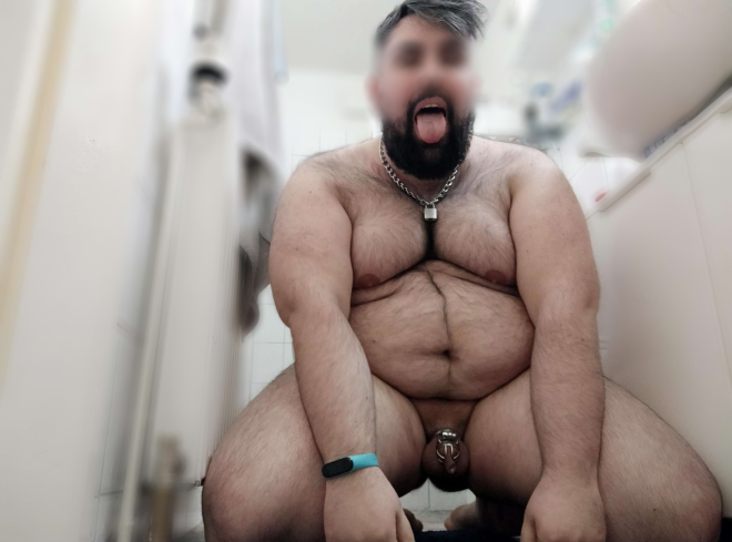 Xtudr - hipnosisEnBarcelona Buenas! Sumiso de 28, residente en Alemania, busco Amo/Dueño fijo serio, no pajeros de un día o FALSO Findom, para ser controlado de múltiples maneras TPE, 24/7. Tengo suficiente tiempo para dedicarte, bastante equipo propio para divertirte y varias metas a la que llegar. Si estás interesado, háblame largo y tendido :)