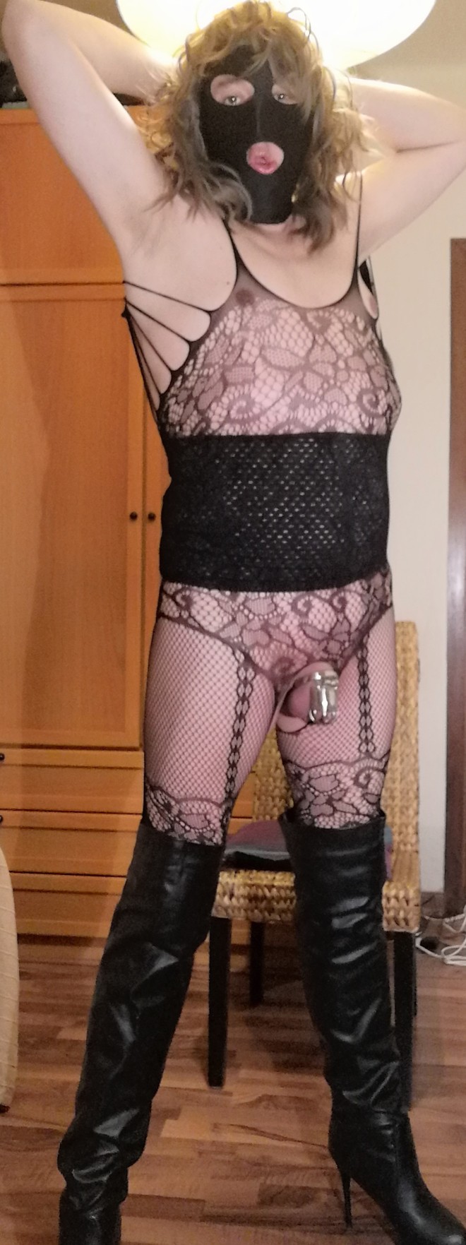 Xtudr - Ideas para Feminizar sumisos Hola, soy Crossdresser madura sumisa.
Busco machos/chulos con ganas de usarme, moldearme y prostituirme.
Hablo 4 idiomas.
Dispuesta a obedecer y complacer a quien me ordenen, sin manías.
Yo lo haria por placer.
Tambien para grabar videos.
Estoy en Barcelona, y no dispongo de sitio, ni de coche.