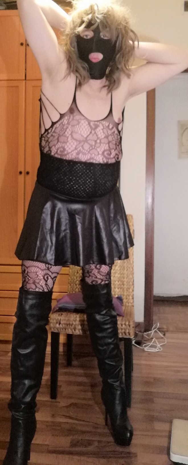 Xtudr - SISSY PLANET Cross de BARCELONA, sin sitio, ni coche, busca chulo, macho que me use solo o en grupo. (Prostituible) Si en grupo, si ante mirones!! Con poppers, lenceria, botas...