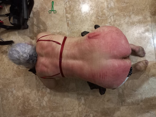 Xtudr - Mucho dolor esclavo con pocos limites material y sitio en Horta busco a Macho kabron que me use y torture ahora para su placer; látigo, cuerdas, pinzas,cbt, tt fist