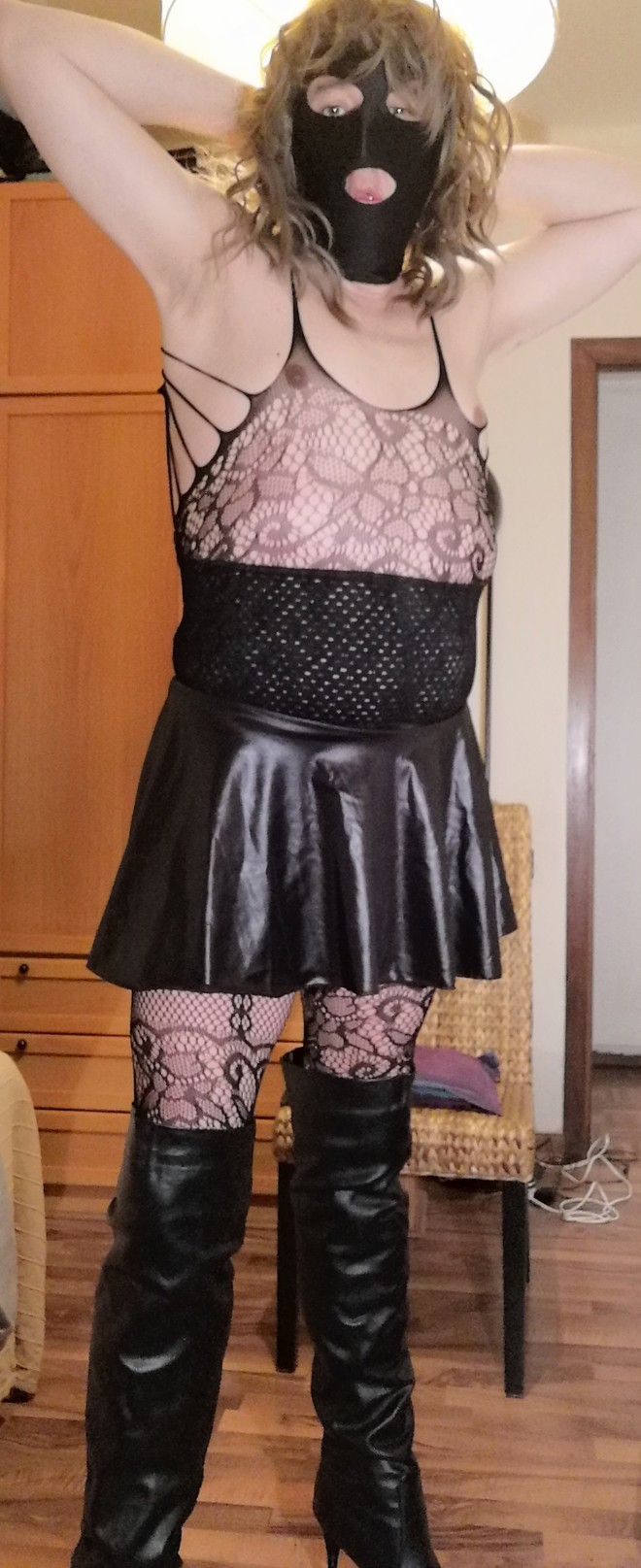 Xtudr - MADRID - COMPARTIR PISO Crossdresser madura de Barcelona, busca piso para ejercer en Madrid.
Busco empezar de cero en Madrid.
Si quieres ser mi xulo, no hay problema.