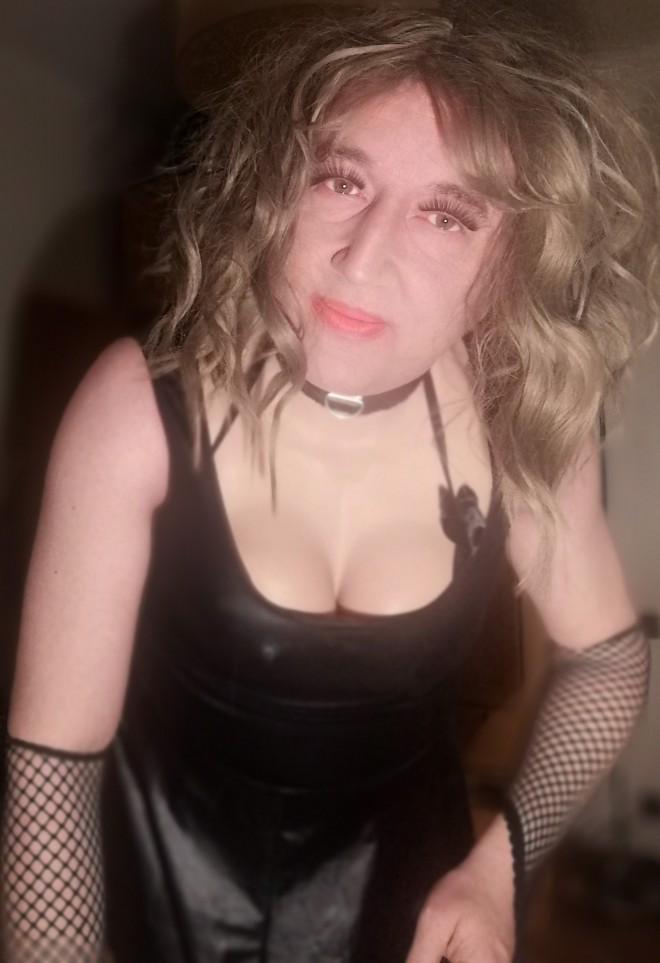 Xtudr - PUTAS DE VERDAD EN BCN Soy crossdresser pasiva y sumisa con las ideas muy claras y estoy dispuesta a trabajar para un amo, macho o chulo.
ANUNCIO SERIO
Los pechos en la foto son falsos, pero dispuesta a hormonarme.
No tengo lugar de encuentros ni coche.