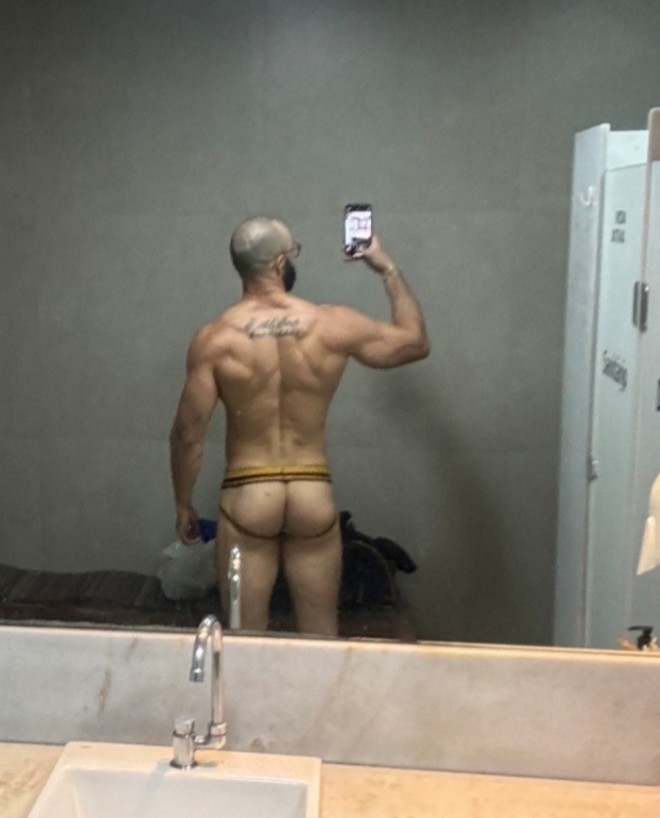 Xtudr - Morbo Gimansios Alicante Alguna polla de mscho gym para mi ?